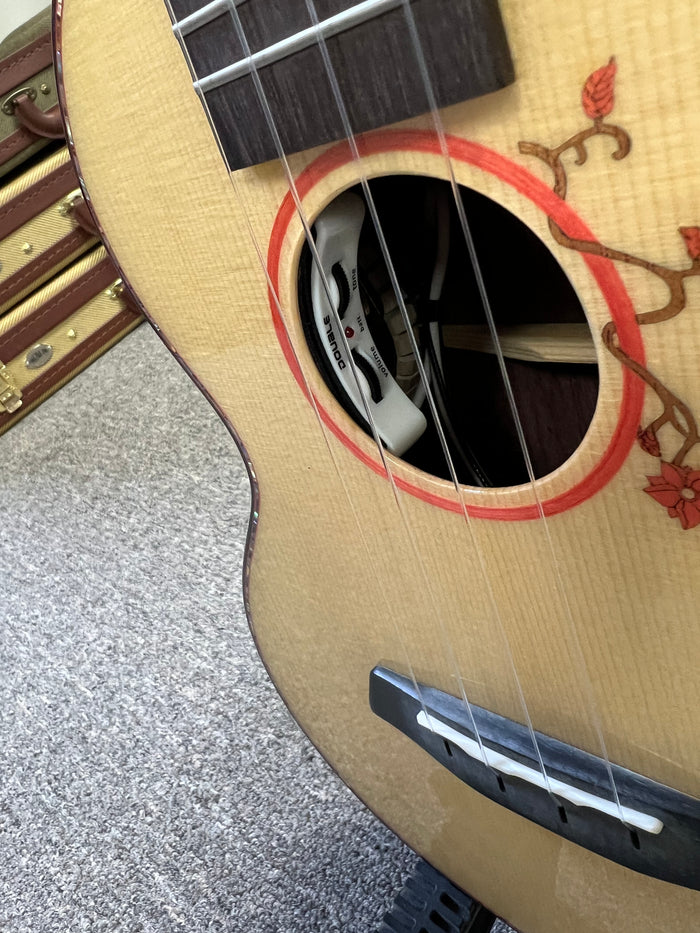 Enya EUC-S1EQ Solid Spruce/Rosewood Electric Concert Ukulele w/Case