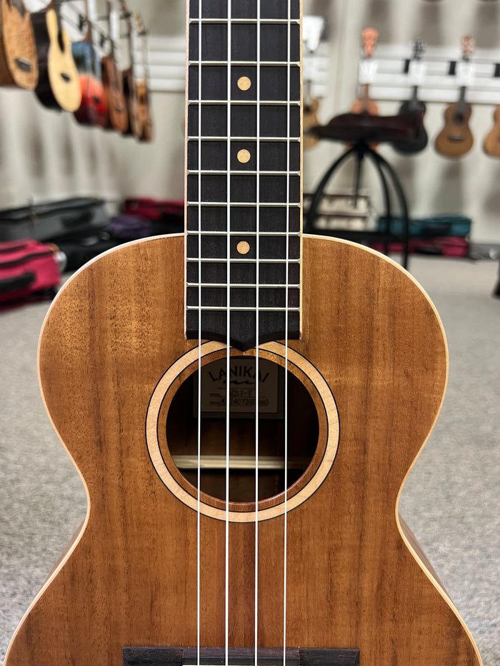 LANIKAI ACST-T Acacia Tenor Ukulele w/Case - Solid Top