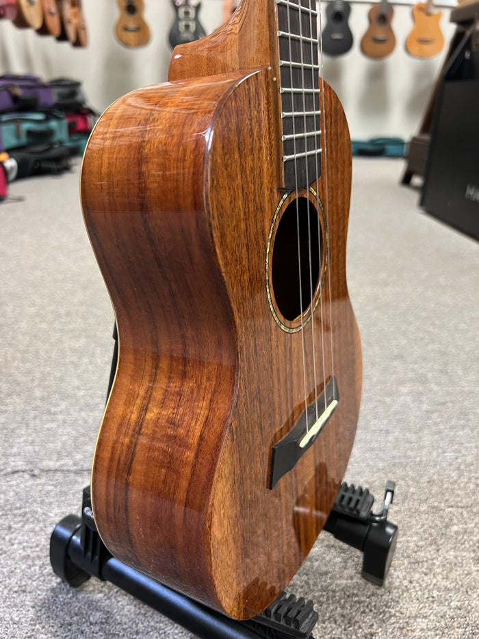 SNAIL BHC-8T Acacia Tenor Ukulele w/Case - Solid Top