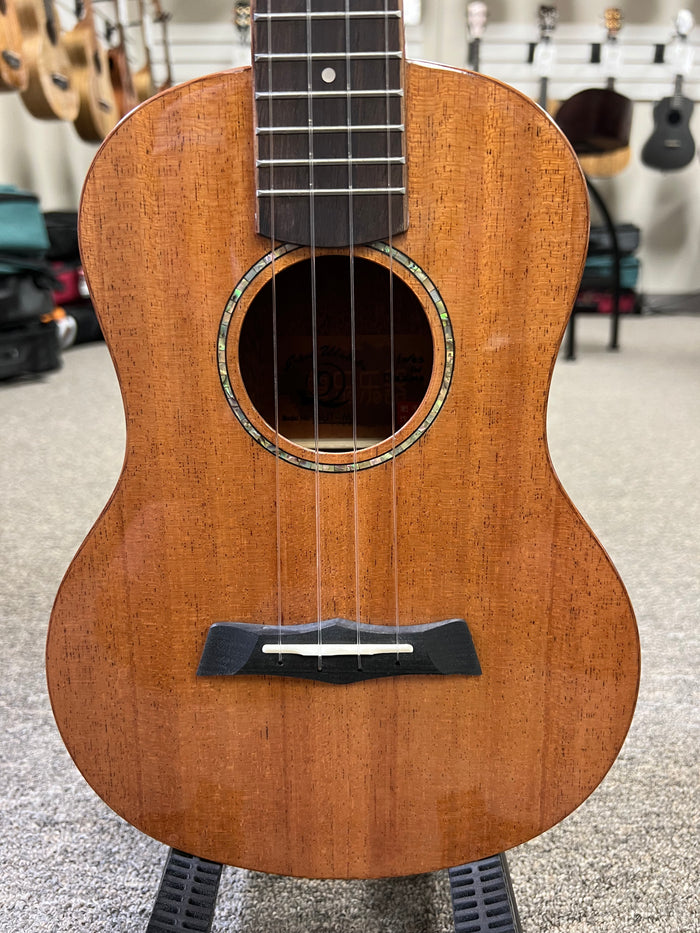 SNAIL SUT-M1 Mahogany Tenor Ukulele w/Case - Gloss