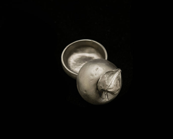 Apple Box, Pewter