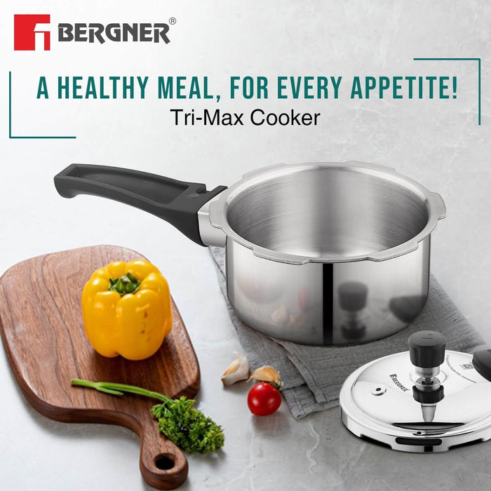 Two stainless steel pressure cookers 2L and 3L with dome glass lid and measuring scale