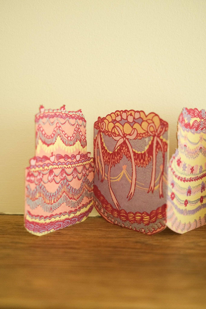 BIRTHDAY CAKE CONCERTINA GREETING CARD