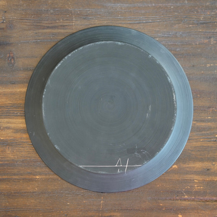 Flat Round Plate by Yuji Murakami