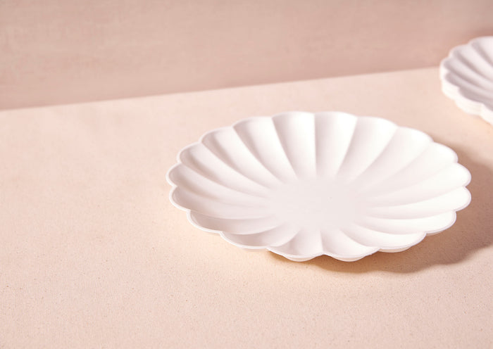 Large Scalloped All-Natural Plates, Set of 8
