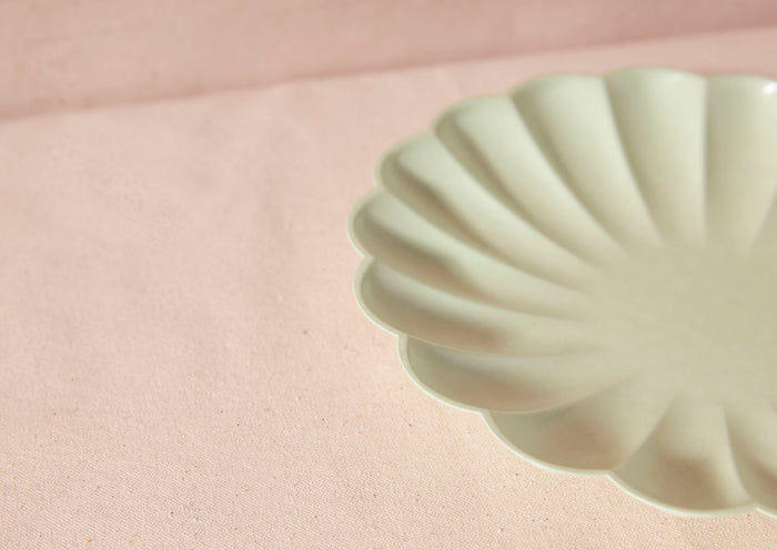 Large Scalloped All-Natural Plates, Set of 8
