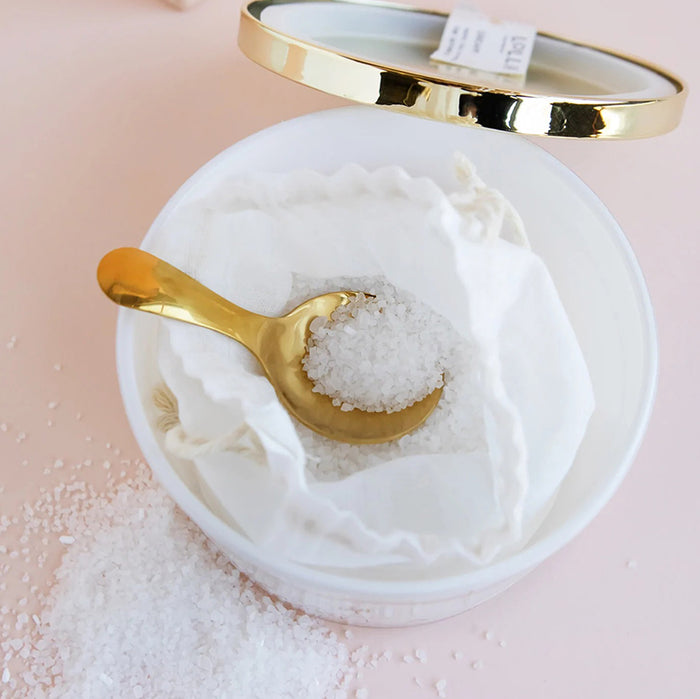 lollia-wish-fine-bathing-salts-lifestyle