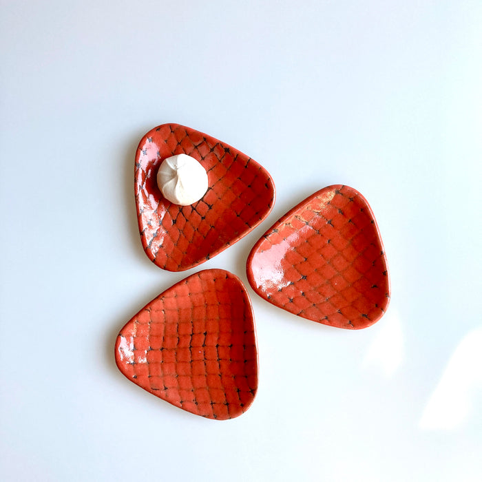 Paprika Triangular Appetizer Plate, Set of 3