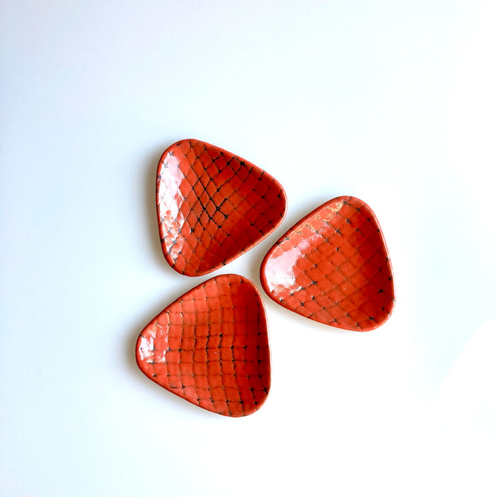 Paprika Triangular Appetizer Plate, Set of 3