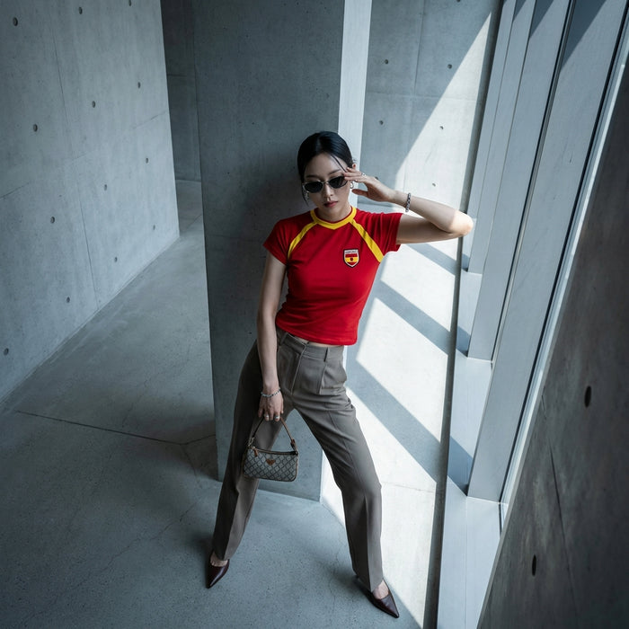 T-shirt rouge brodé streetwear K-fashion femme - Koreanxwear