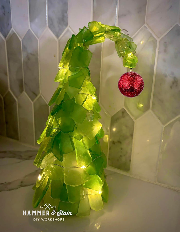GRINCHMAS TREE 9" WITH LIGHTS / FREE MINI TREE