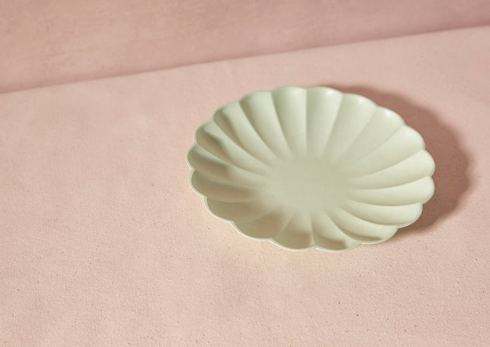 Small Scalloped All-Natural Plates, Set of 8